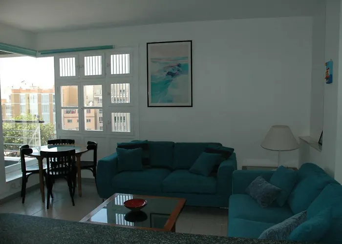 Lovely Flat With Sea-view, 1 Minute Walk To