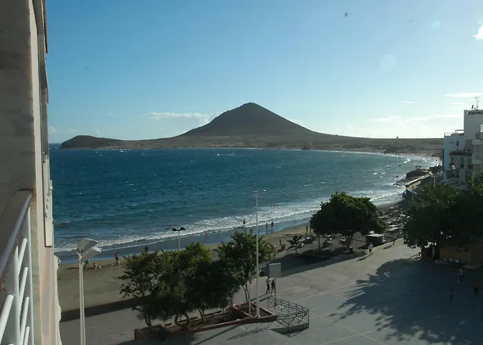 Lovely Flat With Sea-view, 1 Minute Walk To Apartamento