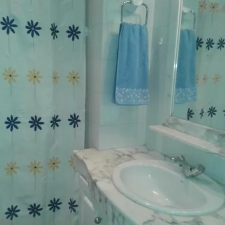 Lovely Flat With Sea-view, 1 Minute Walk To Apartment